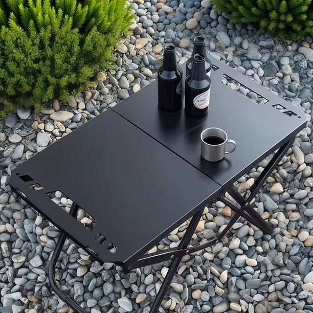 アウトドアで使用する折りたたみバーベキューテーブル