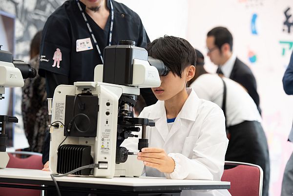 【神奈川県横浜市】「細胞アートクルーズ in YOKOHAMA」で細胞診を楽しく学ぶ！『はたらく細胞』の展示も