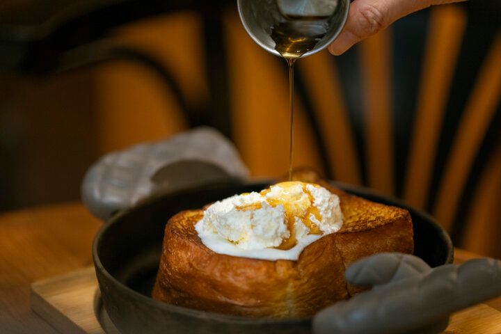 ふわふわトロトロ「飲めるフレンチトースト」を体験♪ 東京駅直近、丸ビルの「THE FRONT ROOM」でゆったりカフェタイム