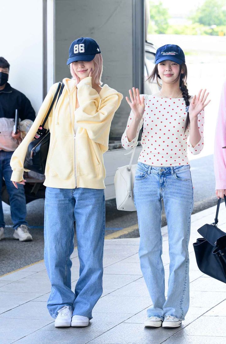 画像: イェジは“ネイビーキャップ×ゆるデニム”で抜け感たっぷり