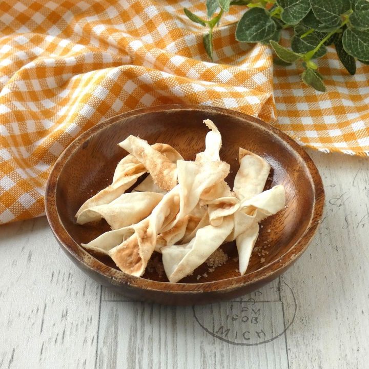 電子レンジで簡単！「余った餃子の皮でシュガースティック」