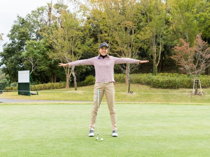 左手首の角度に注意！アイアンで飛ばすコツをレッスン