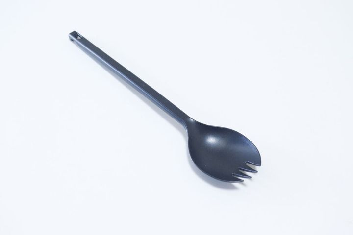 ダイソーのPPS 樹脂製先割れスプーン（18cm）のビジュアル