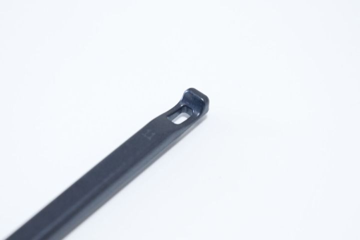 ダイソーのPPS 樹脂製先割れスプーン（18cm）の持ち手