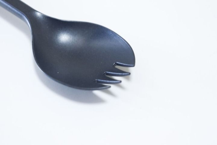 ダイソーのPPS 樹脂製先割れスプーン（18cm）の先端