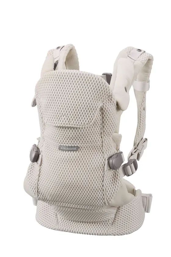 BABY CARRIER ON Pittoresk 抱っこひも（ベージュ/クリーム色）の背面単品カット。3Dメッシュ生地、ショルダーストラップ、サイドバックル、フロントポケット、腰ベルトの構造が確認できる