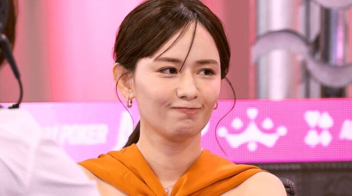 【映像】クールなポーカー美女がセルフ変顔→まさかの“逆ギレ”