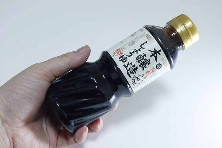 ダイソーの特級本醸造しょうゆのビジュアル
