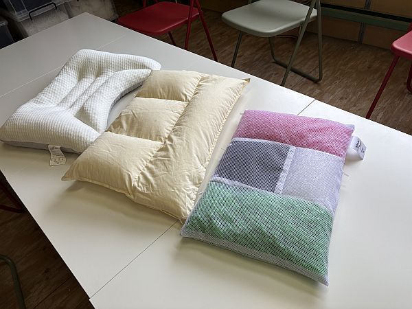 【京都府亀岡市】京都の思い出作りに。丸和のまくら工場で自分だけの枕を作る体験サービスがスタート