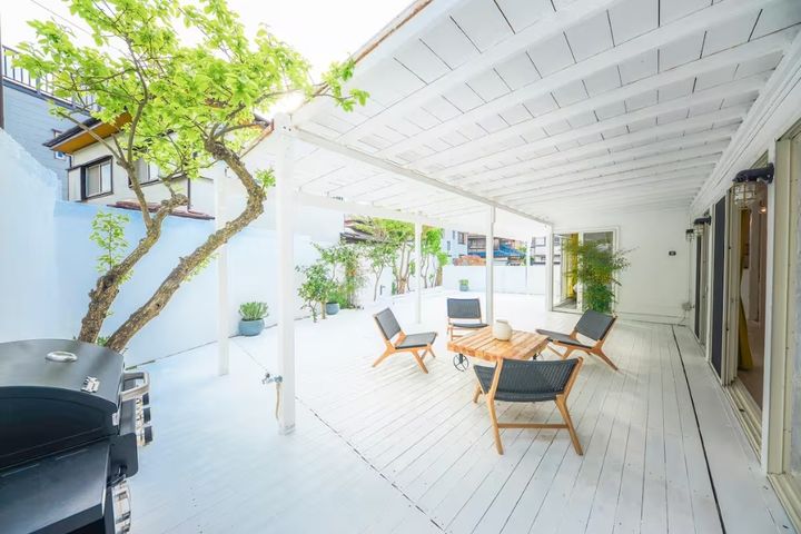 アウトドアリビング／Photo：Airbnb