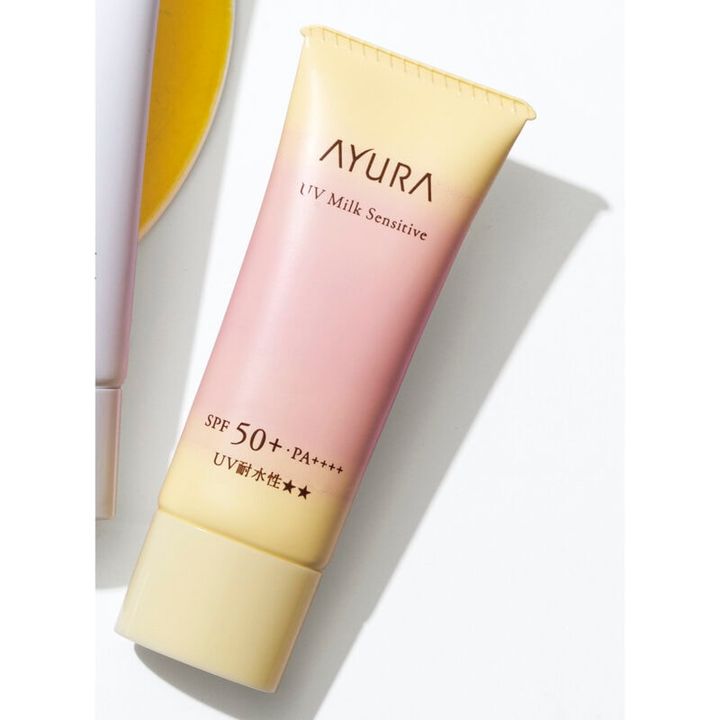 UVミルク センシティブｔ［医薬部外品］SPF50+・PA++++ UV耐水性★★ 30g 3080円（アユーラ）※3月19日発売