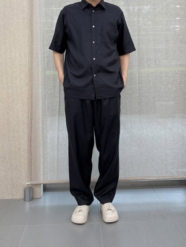 和紙混ドビー織り 半袖シャツ、イージーパンツ着用画像