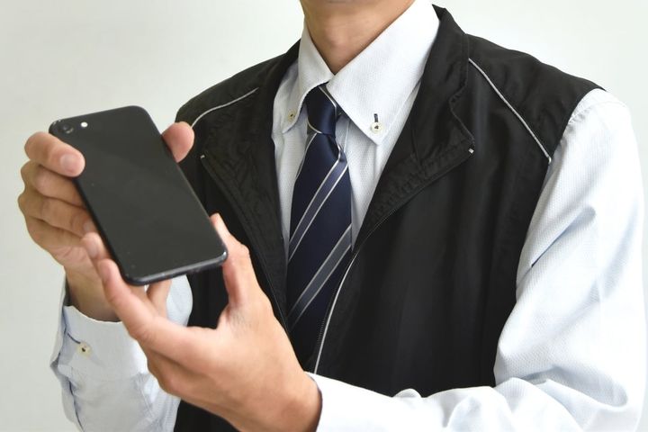 スマホの「実質1年」とは？（画像はイメージ）