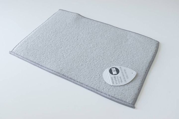セリアの抗菌マイクロファイバー吸水マットのサイズ