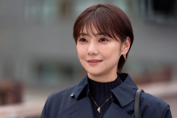 業界きっての情報通として時に味方のような動きを見せる花澤 [c]大谷アキラ・夏原武・水野光博／小学館 [c]2026 映画『正直不動産』製作委員会