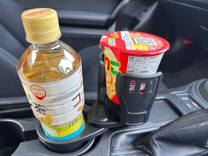スナック菓子のカップも余裕で入る