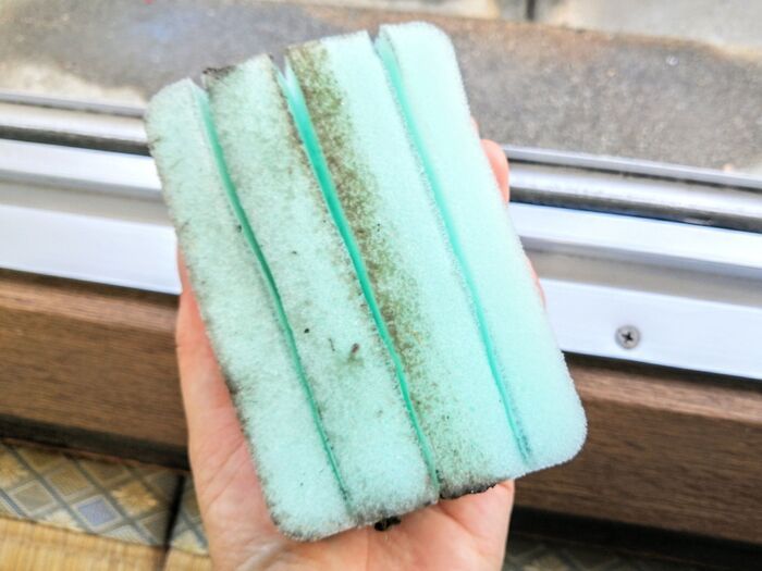 『スポンジ』を5mm間隔で切るだけ！専用グッズはもういらない！？お掃除で大活躍の裏ワザ3選