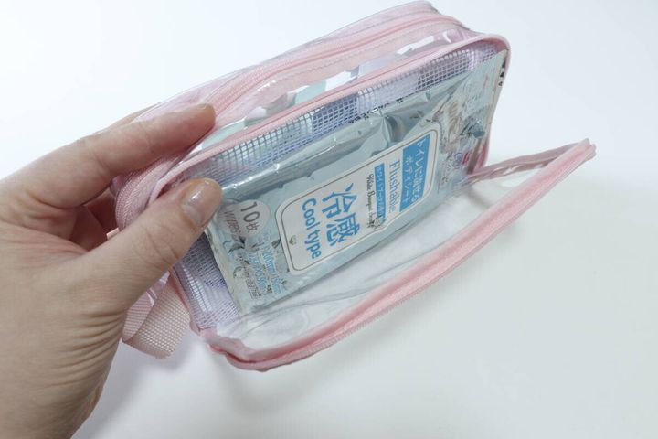 持ち手付スクエアメッシュポーチ（カラー） 外ポケット