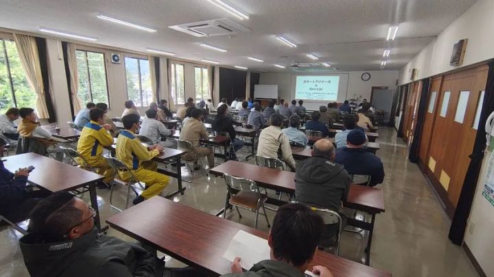 現場見学会での土木関係者(長野県土木施工管理技士会伊奈支部)