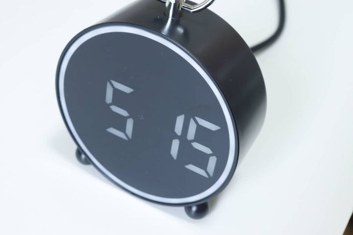 ダイソーのLEDデジタル時計もカレンダー表示