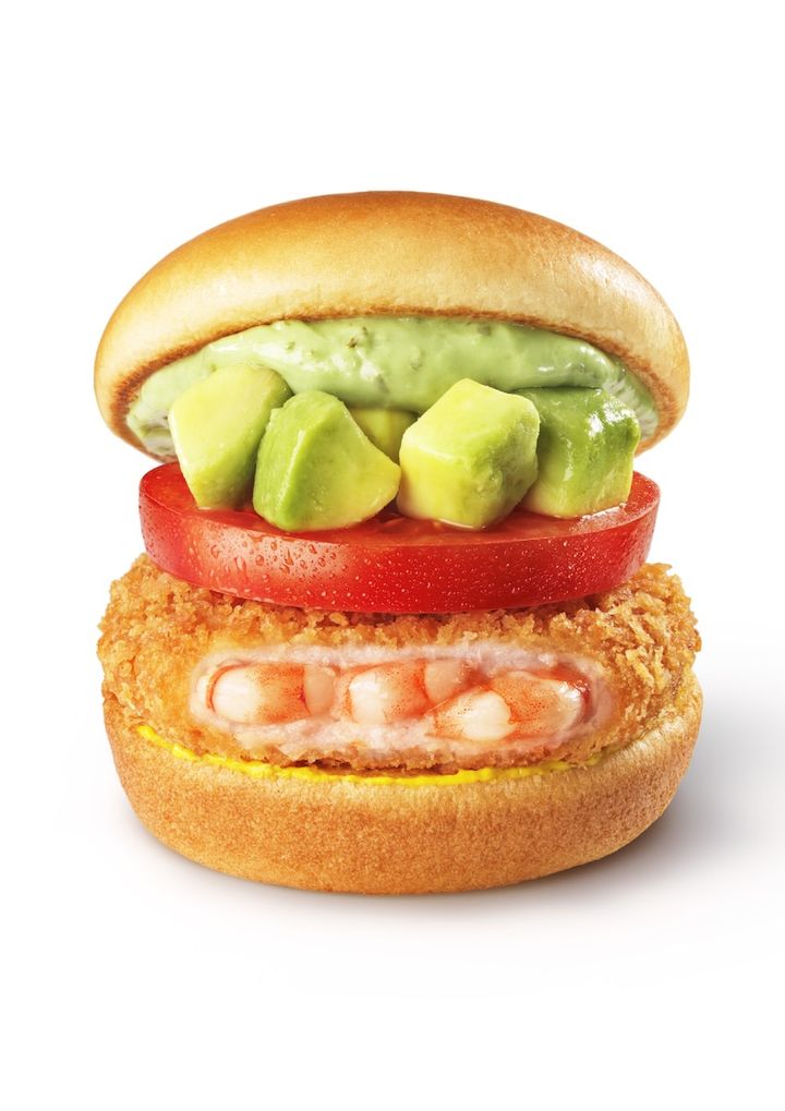 「アボカド海老カツバーガー ～国産バジルマヨ～」（税込 590円） width=