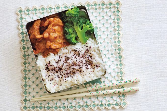 【ワンパターン弁当】薄切り肉で時短に！ ケチャップ味がやみつきになる「ポークケチャップ弁当」の画像1