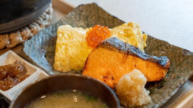十魚十食 だし巻き卵と銀鮭