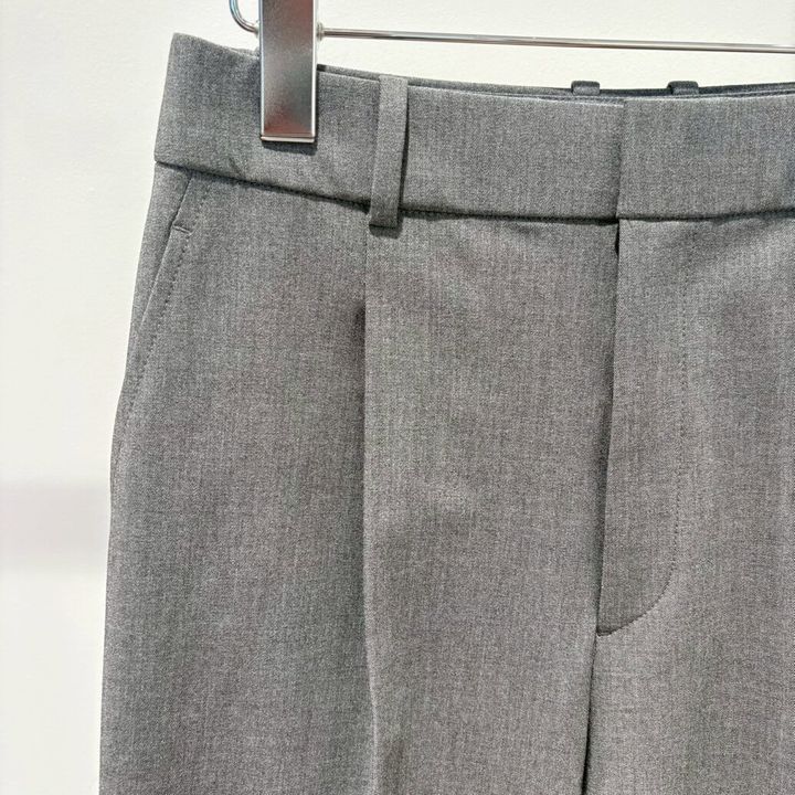 ユニクロ タックワイドパンツ