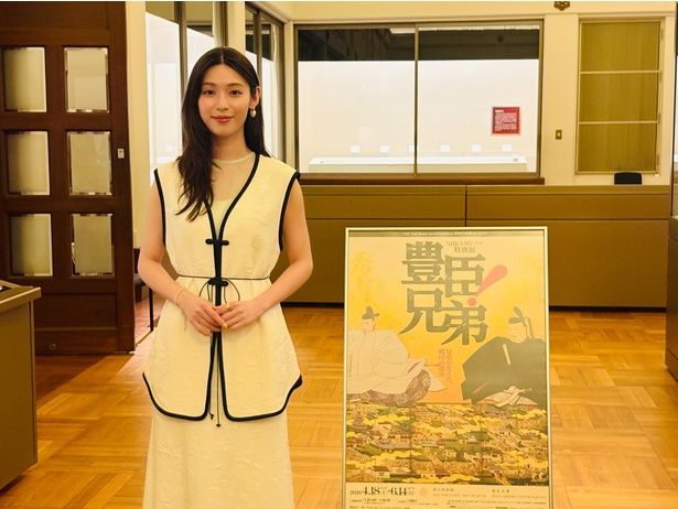 内覧会に登場した白石聖さん。「ドラマの予習として楽しむのもいいですね」と、本展覧会の魅力を語った