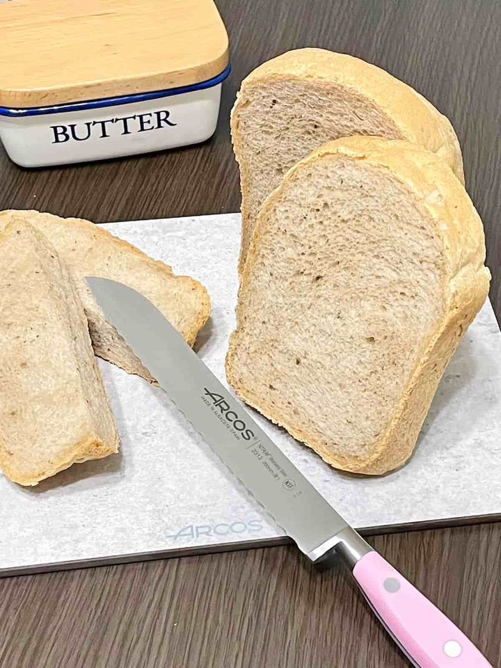 全粒粉のオレガノ食パン