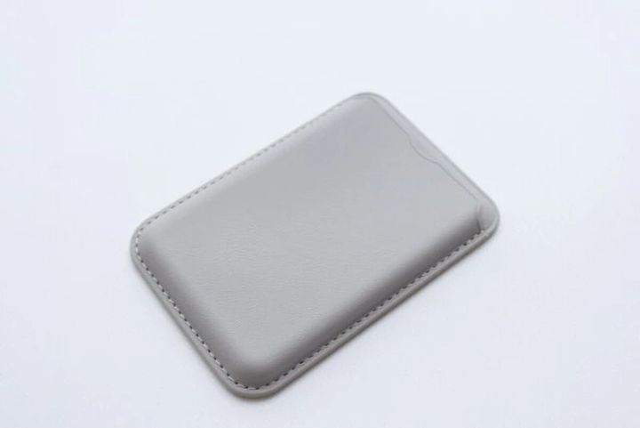 ダイソー 合皮製マグネット吸着式スマホ用カードホルダー