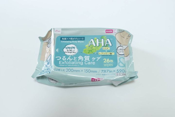 ダイソーの＆. 角質ケア用ボディシート（ザラザラ用、26枚）のパッケージ