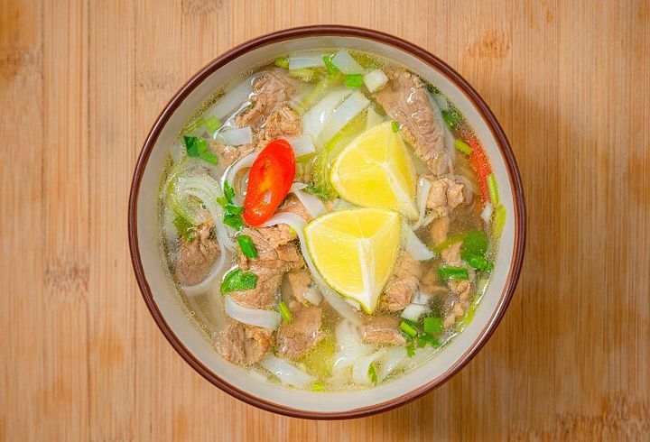 レモンを大胆に入れたフォー