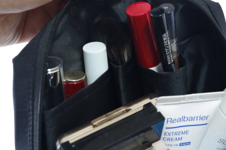 四角メイクポーチ 仕切り付き内ポケット