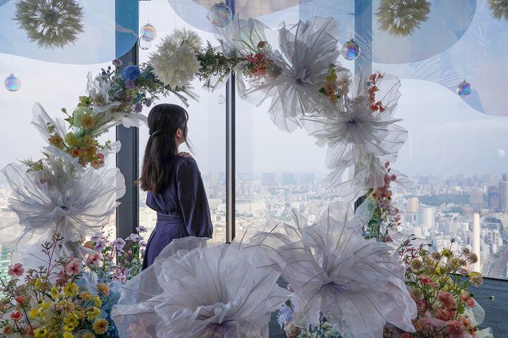 渋谷で空の中を歩くような没入体験を。 お花と雲が溶け合う空間をめぐるイベントをレポート