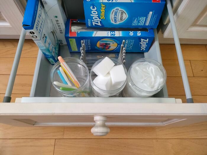 手が「グー」で入るのが最高♪『味海苔の空き容器』が万能収納に大変身！？