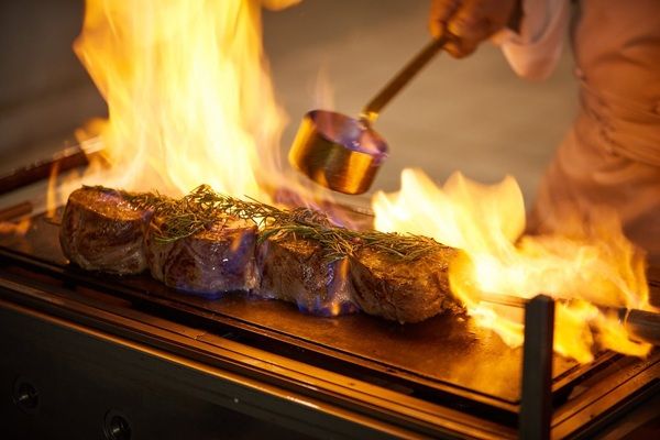 【神奈川県海老名市】レンブラントホテル海老名で「恐竜ビアガーデン ～ジュラシックナイト～」が開催！