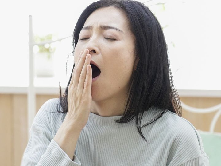 【脳科学者が回答】糖尿病予防といえば「食事と運動」と思い込んでいる方は多いはず。しかし実は「睡眠不足」も糖尿病リスクに関連するのです。分かりやすく解説します。（※画像：Shutterstock.com）