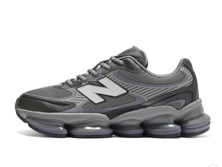 画像: U2000 8LR GRAY ¥24,200 ◾️展開：23.0～29.0cm（0.5cm刻み）、30.0cm 出典：ABCマート