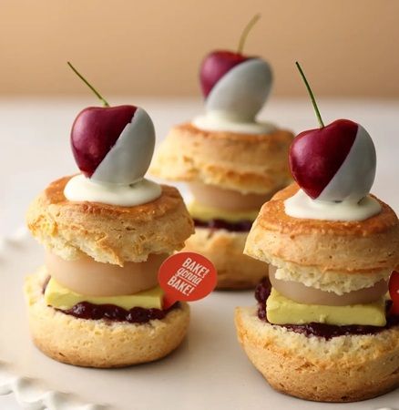 【東京都千代田区・港区】初夏限定！「BAKERS gonna BAKE」にピスタチオがテーマのスコーン＆ミルクティー登場