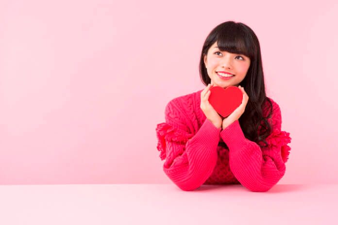 付き合ってないのにプレゼントをくれるのは脈あり？ ただの友達？