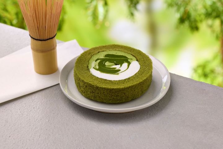 「Uchi Cafe×森半 抹茶ミルクロールケーキ」（税込 279円） ※5月18日（月）発売 width=
