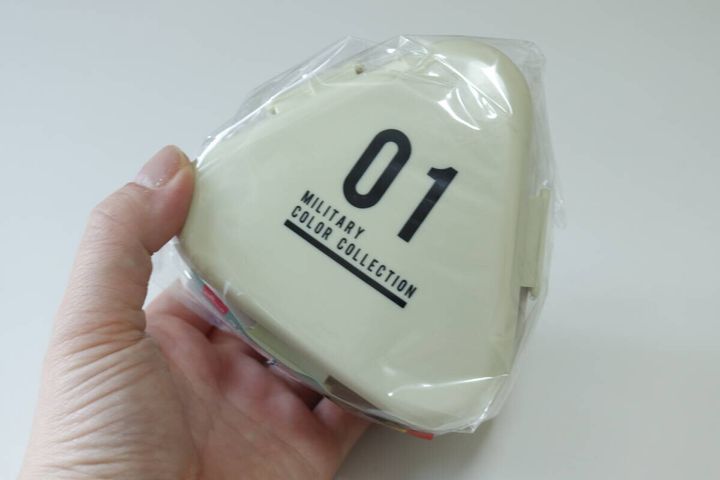 ダイソー2段おにぎり弁当箱セール110円