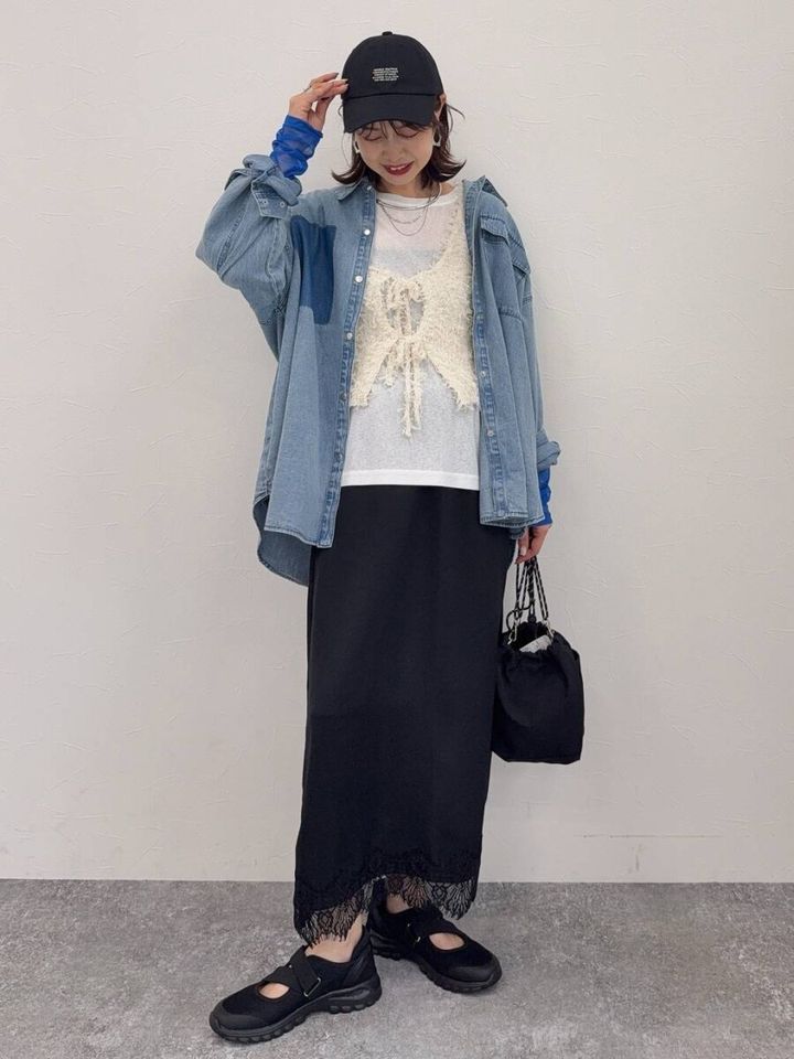 グローバルワークのサテンレーススカート