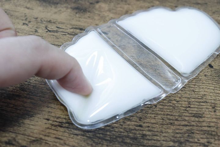 セリアのランチベルト用保冷剤 寿司柄を冷凍庫で冷やした後の状態