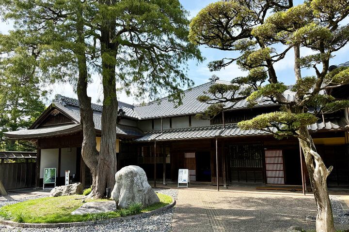 明治の豪商邸宅がカフェに。青もみじが見頃の「竹の丸スイーツカフェ」で至福のお茶時間
