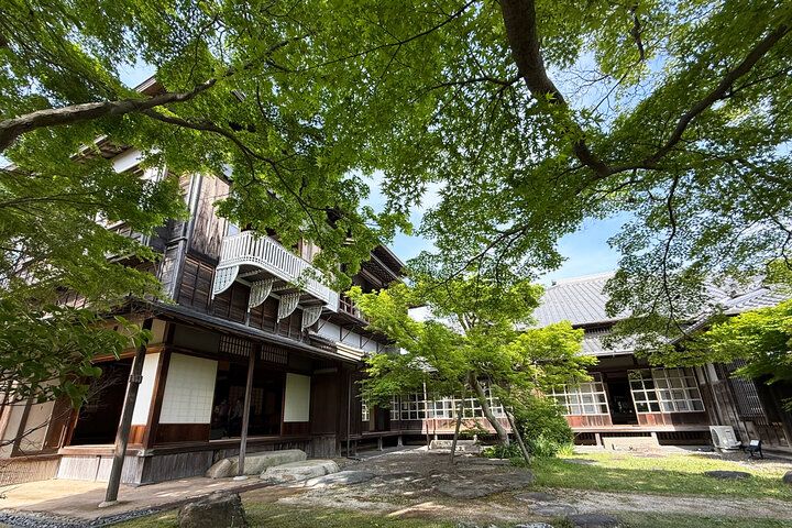 明治の豪商邸宅がカフェに。青もみじが見頃の「竹の丸スイーツカフェ」で至福のお茶時間