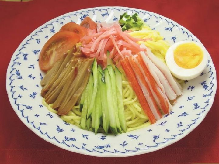月のうさぎ 冷やし中華風こんにゃく(ごまだれ)