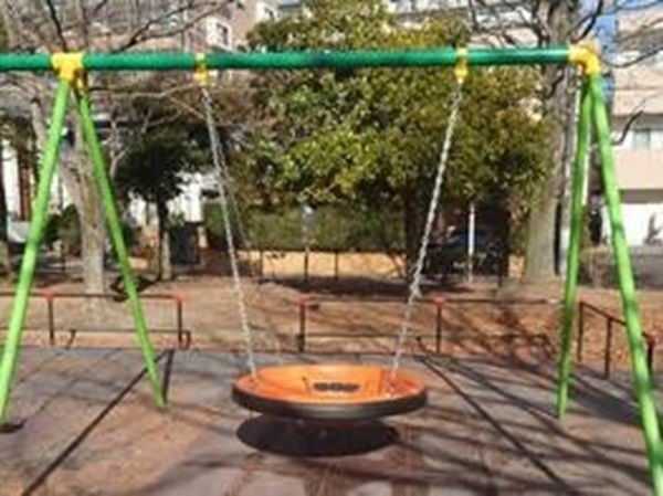 千葉県松戸市、誰もが遊べる「インクルーシブ遊具」がある3つの公園を紹介！