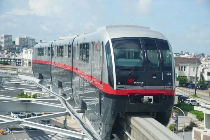 沖縄唯一の鉄道・沖縄都市モノレール(ゆいレール)